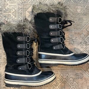 Sorel Joan of Arctic Women’s size 8 waterproof snow boots